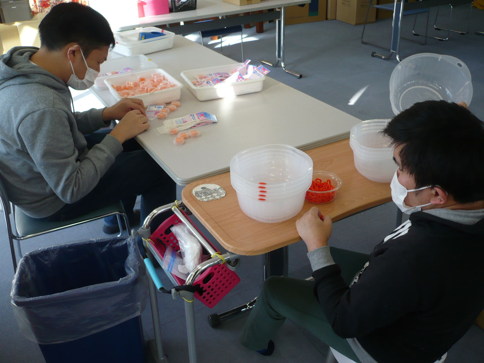 室内作業の様子